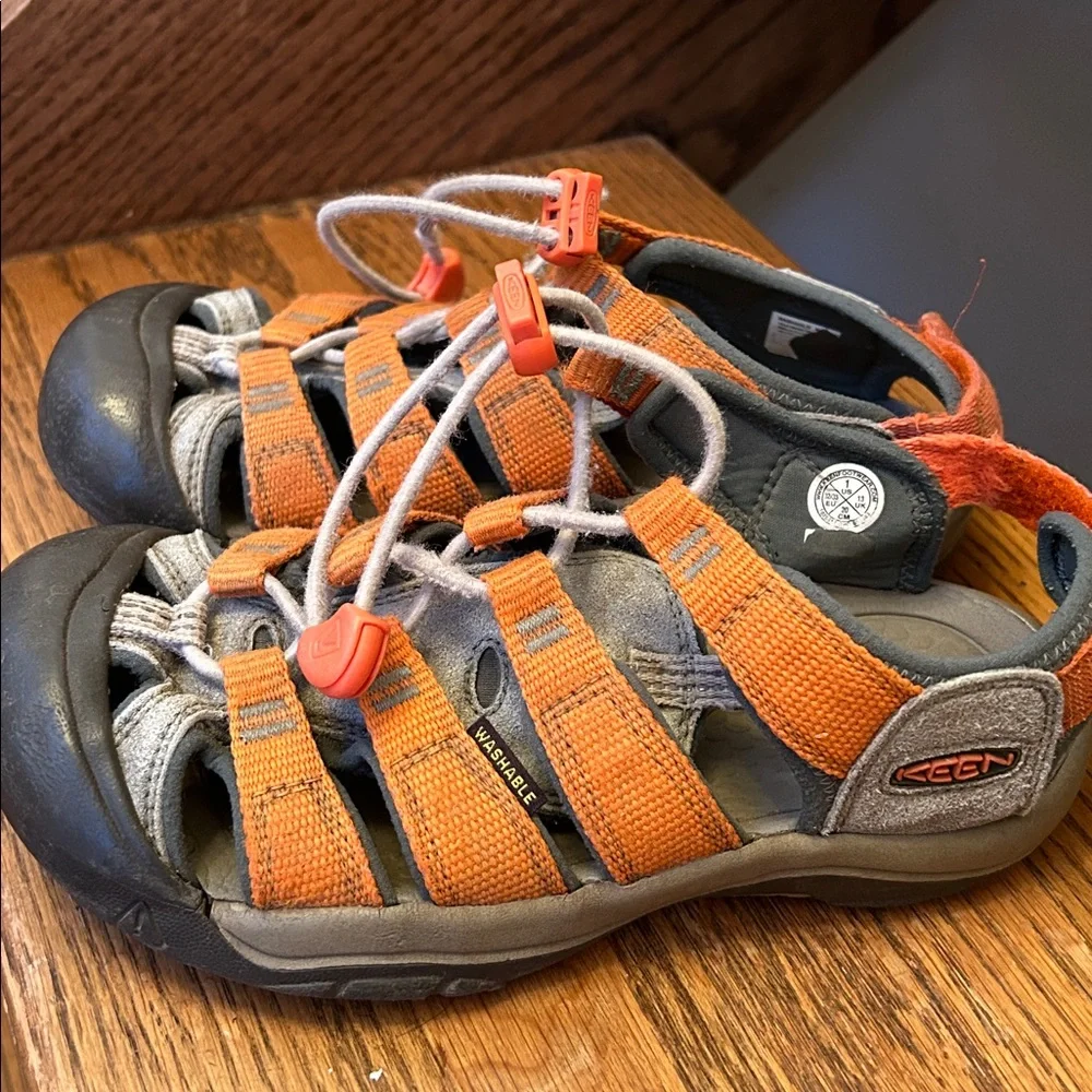 Keen washable amphibious water sandals kids orange outdoors hiking shoes size 1